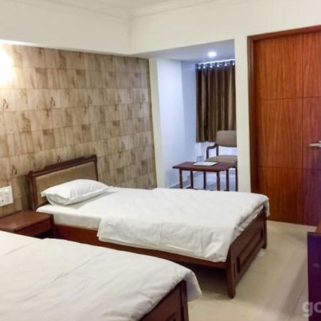 Hotel Apex Ахмедабад Экстерьер фото