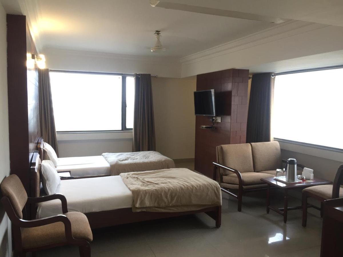 Hotel Apex Ахмедабад Экстерьер фото