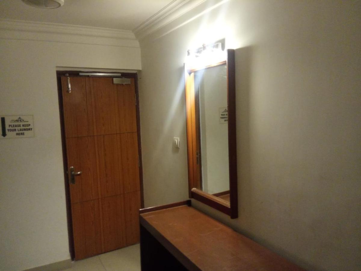 Hotel Apex Ахмедабад Экстерьер фото