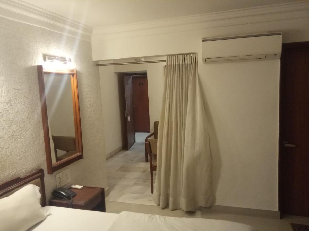 Hotel Apex Ахмедабад Экстерьер фото