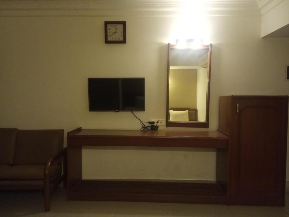 Hotel Apex Ахмедабад Экстерьер фото