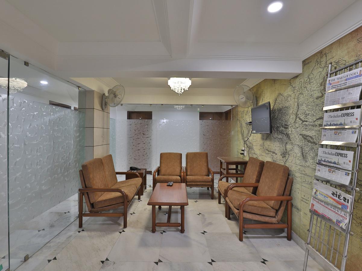 Hotel Apex Ахмедабад Экстерьер фото
